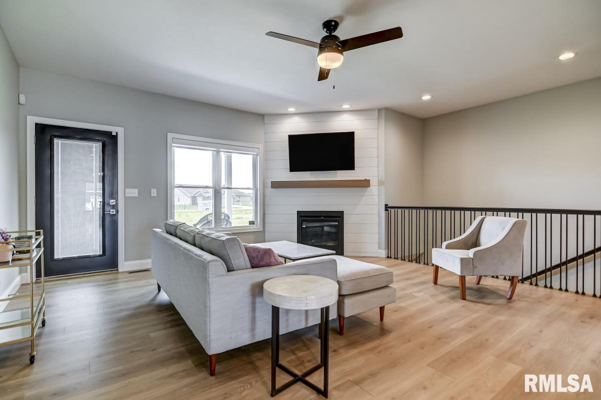 4610 Bellevue Drive Springfield, IL 62711 - Photo 6 of 34 Gallery Image 6