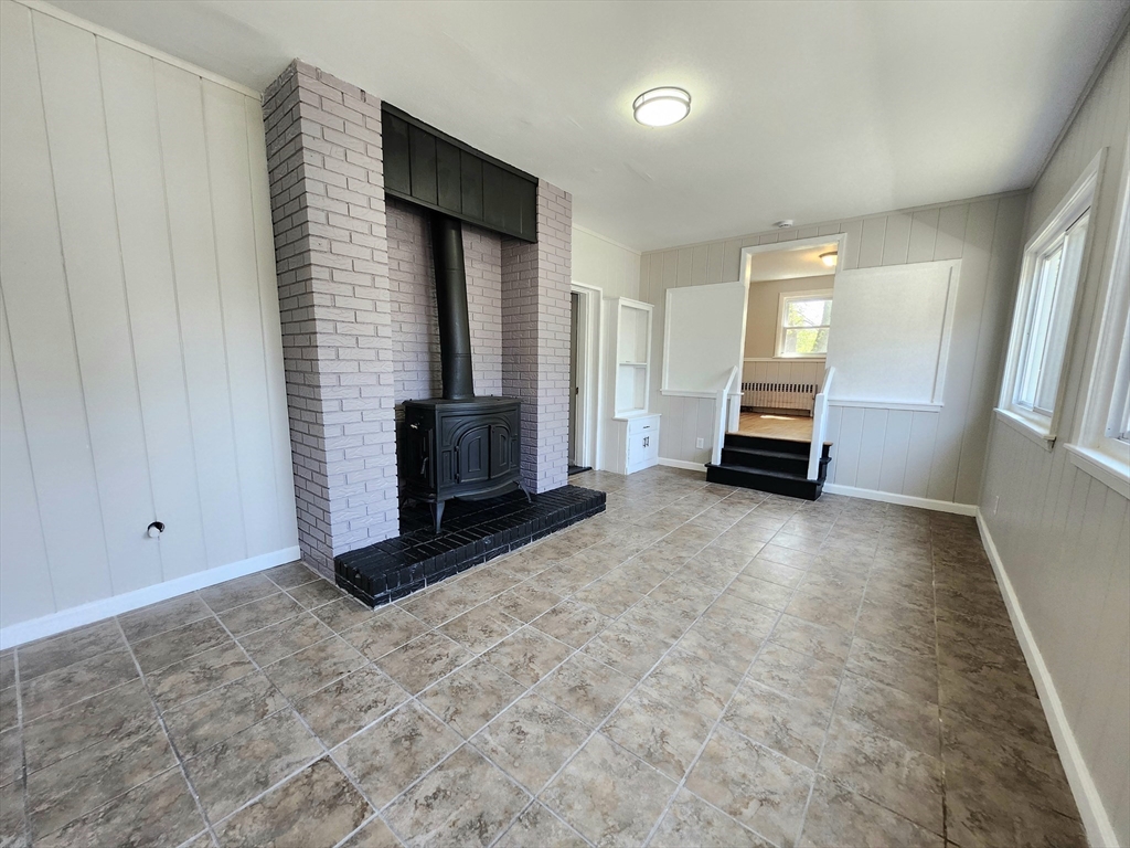 54 Phillips Avenue Springfield, MA 01119 - Photo 6 of 20 Gallery Image 6