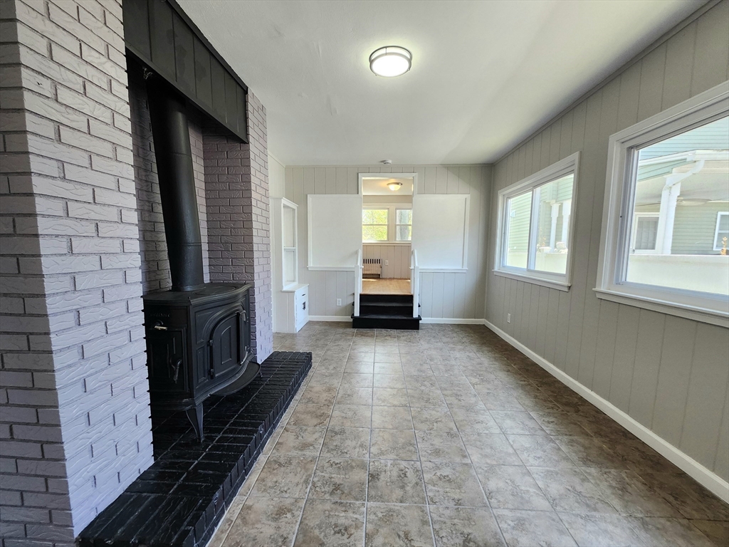 54 Phillips Avenue Springfield, MA 01119 - Photo 8 of 20 Gallery Image 8