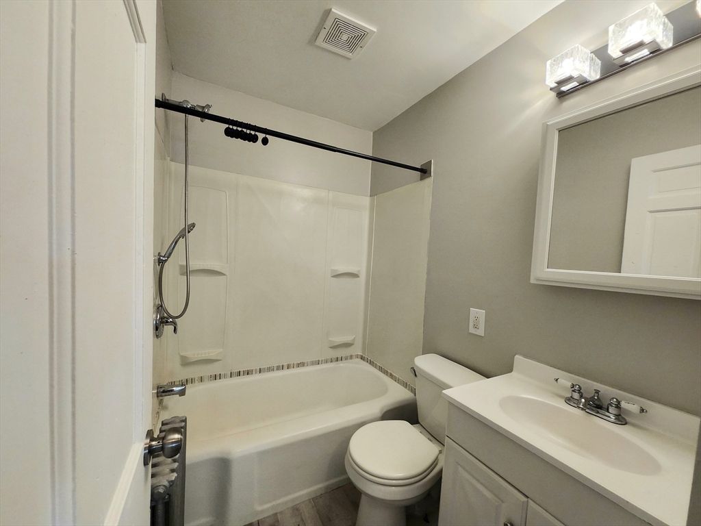 54 Phillips Avenue Springfield, MA 01119 - Photo 9 of 20 Gallery Image 9