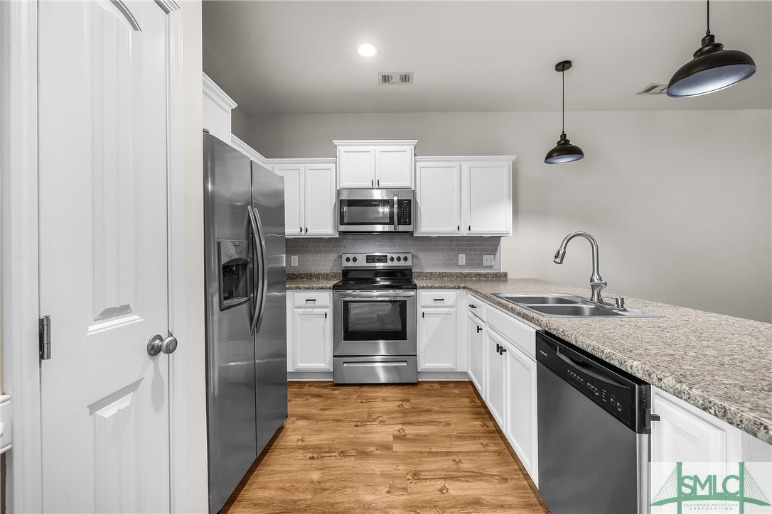 581 Governor Treutlen Drive Pooler, GA 31322 - Photo 14 of 38 Kitchen