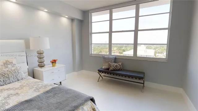 $5,000 | 5601 Collins Avenue, Unit 1225, Miami Beach, FL 33140