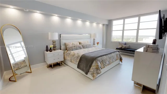 $5,000 | 5601 Collins Avenue, Unit 1225, Miami Beach, FL 33140