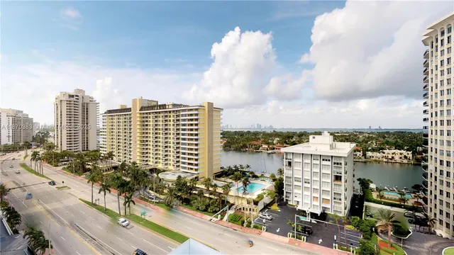 $5,000 | 5601 Collins Avenue, Unit 1225, Miami Beach, FL 33140