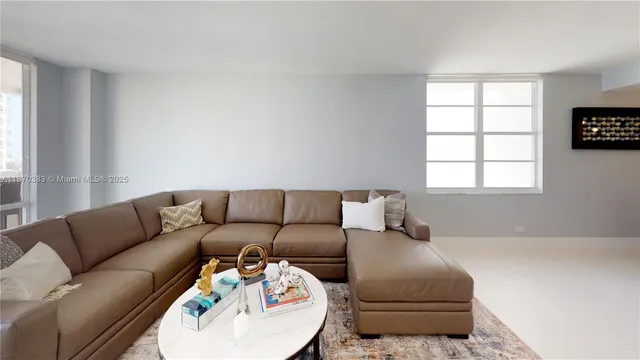 $5,000 | 5601 Collins Avenue, Unit 1225, Miami Beach, FL 33140