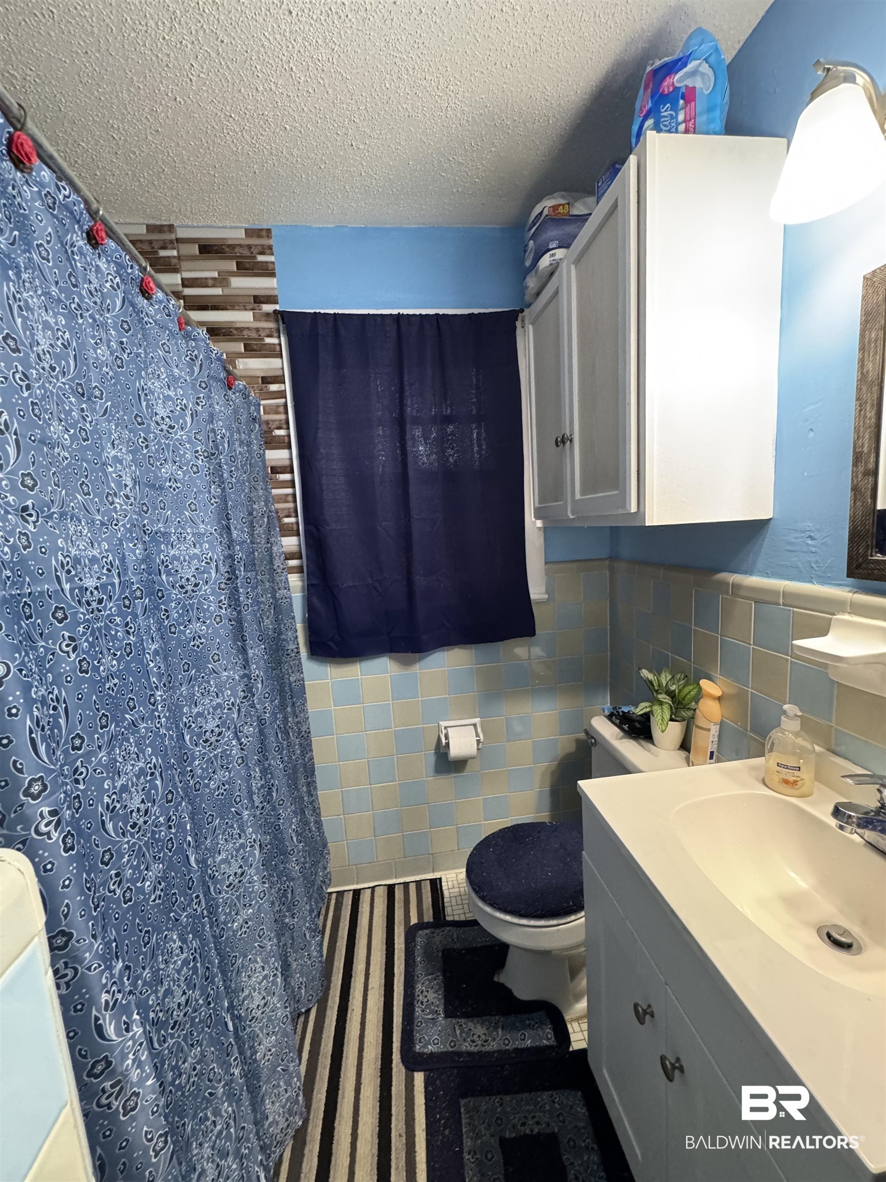 105 11th Avenue Mobile, AL 36611 - Photo 8 of 12 Bathroom