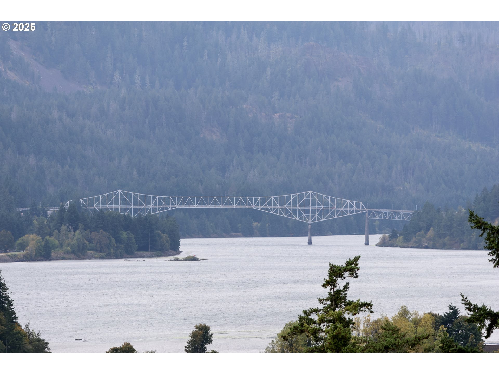 472 Northwest Hot Springs Alameda Road Stevenson, WA 98648 - Photo 16 of 28 a view of bathtub and with a dry yard