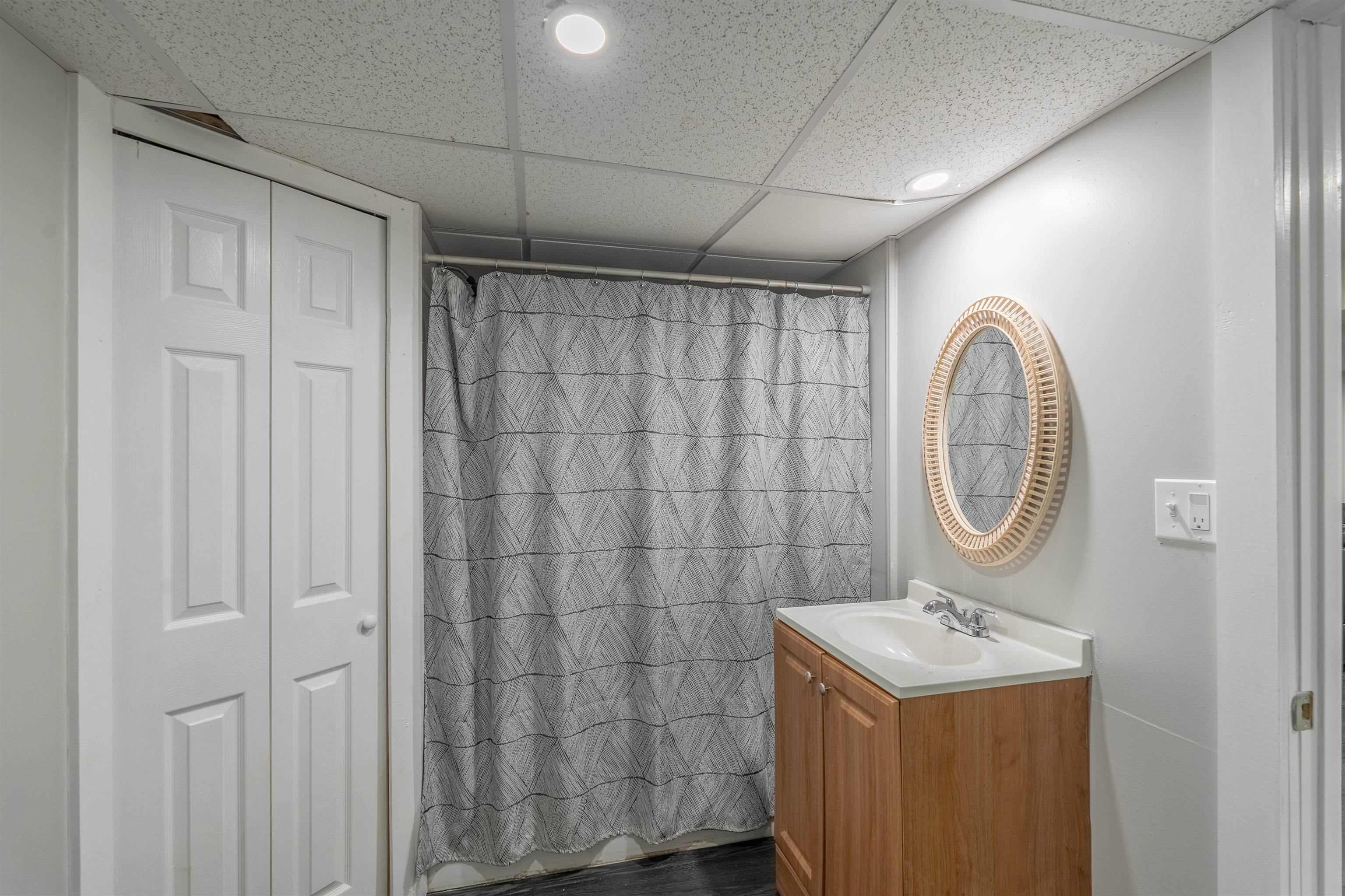 44 Lawrence Road Salem, NH 03079 - Photo 30 of 40 Gallery Image 30