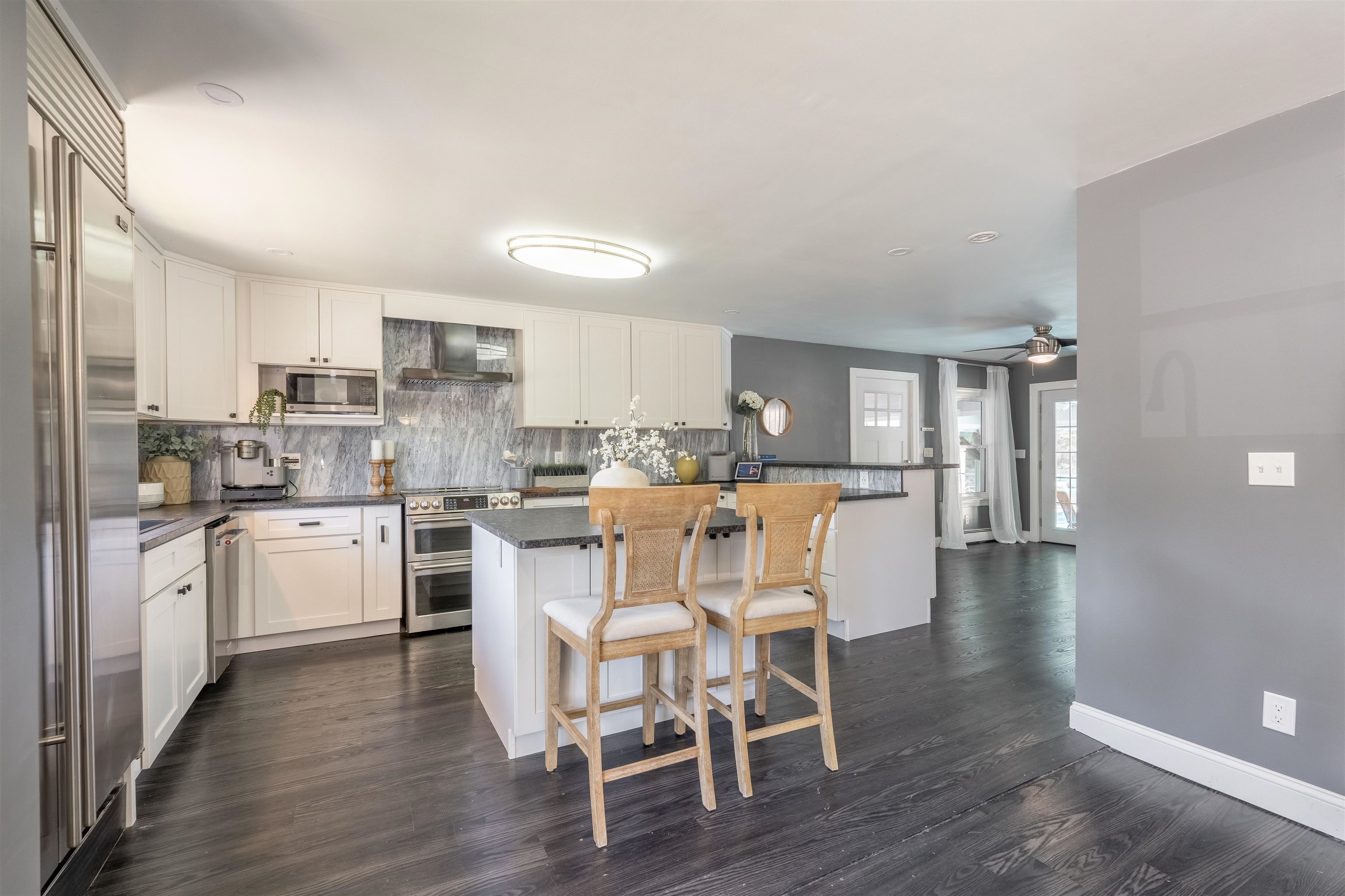 44 Lawrence Road Salem, NH 03079 - Photo 5 of 40 Gallery Image 5