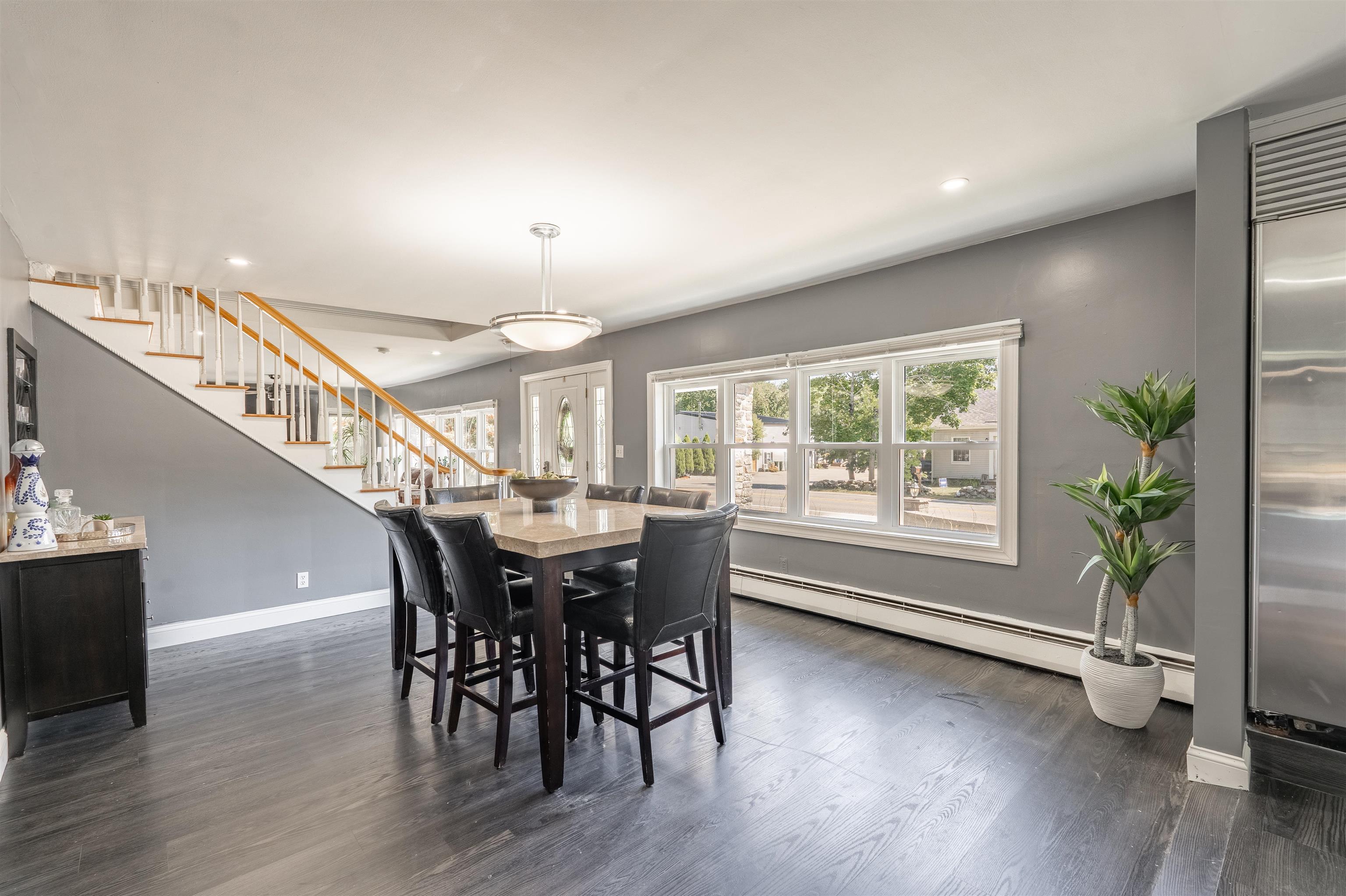 44 Lawrence Road Salem, NH 03079 - Photo 6 of 40 Gallery Image 6