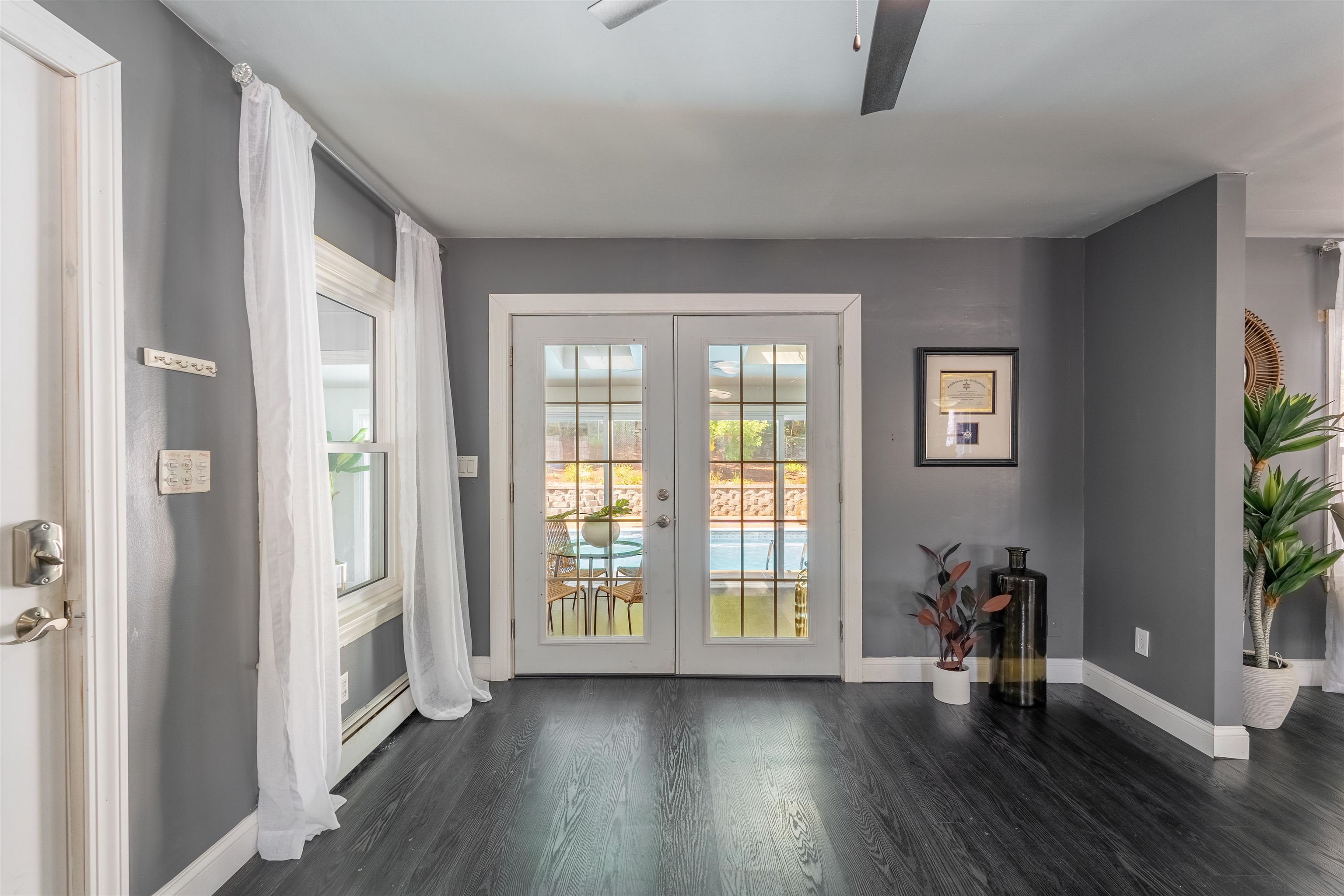 44 Lawrence Road Salem, NH 03079 - Photo 10 of 40 Gallery Image 10