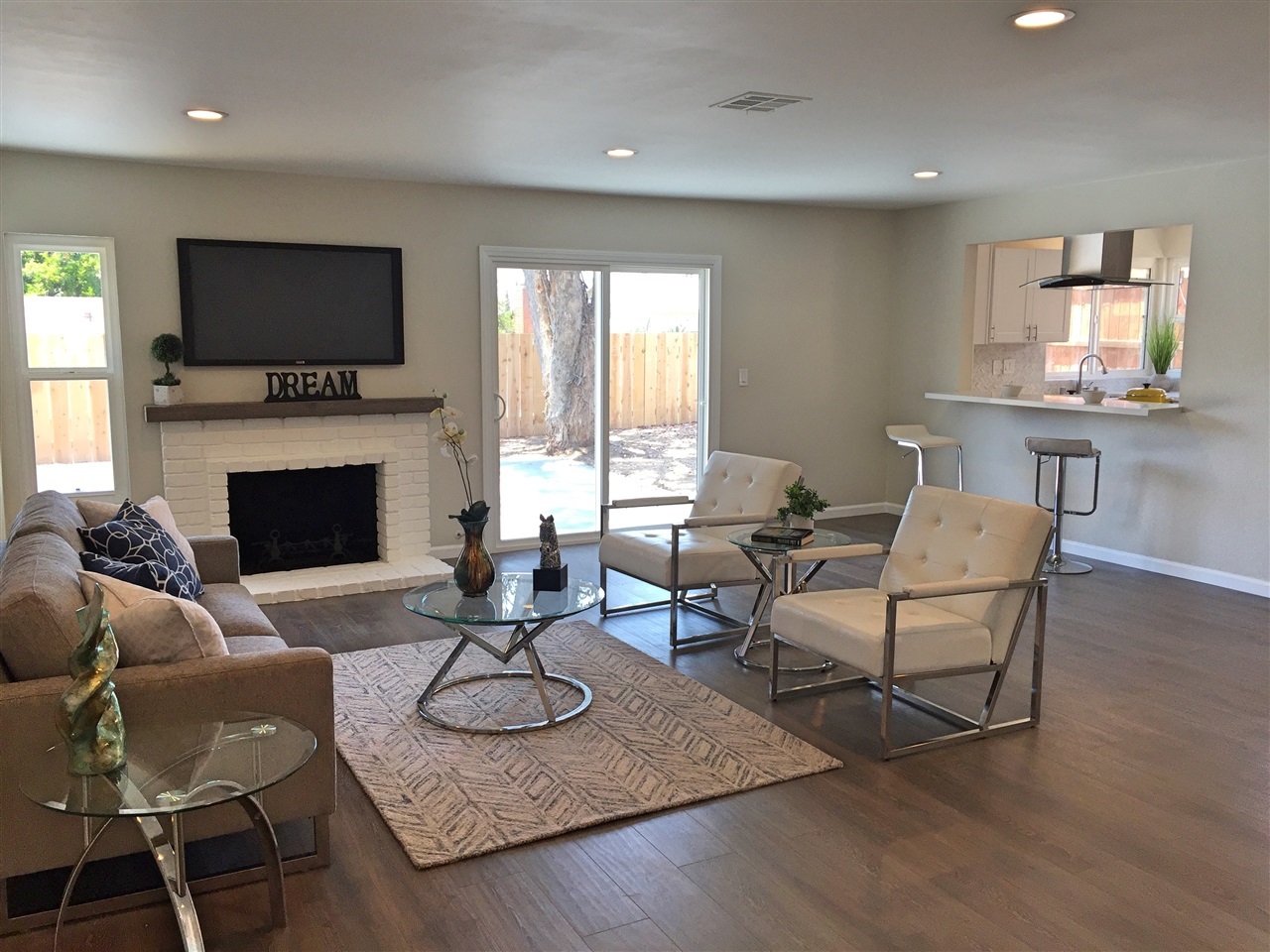 468 Kempton Street Spring Valley, CA 91977 - Photo 4 of 10 Gallery Image 4