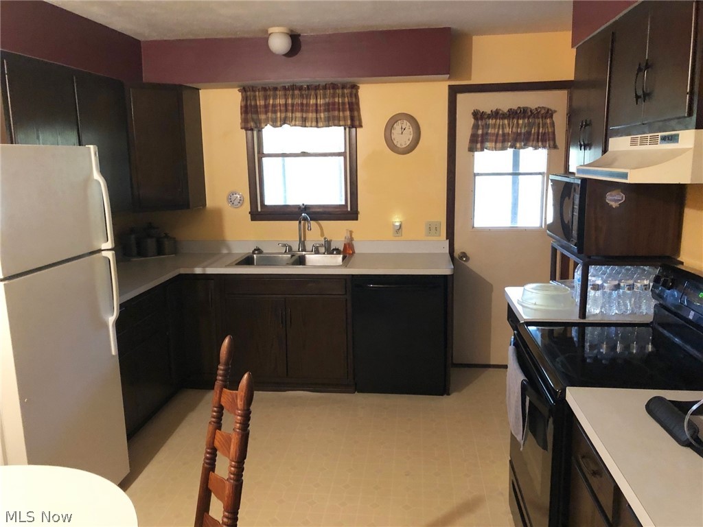 9530 Whippoorwill Road Diamond, OH 44412 - Photo 9 of 24 Gallery Image 9