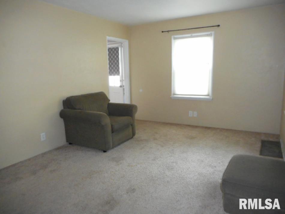 128 East Cherry Ridge Road Peoria, IL 61614 - Photo 3 of 22 Gallery Image 3