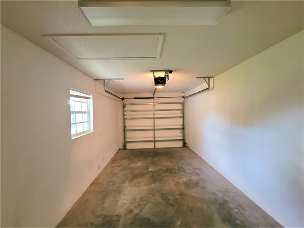 $2,000 | 351 Del Monte Road, Unit B, Sebastian, FL 32958