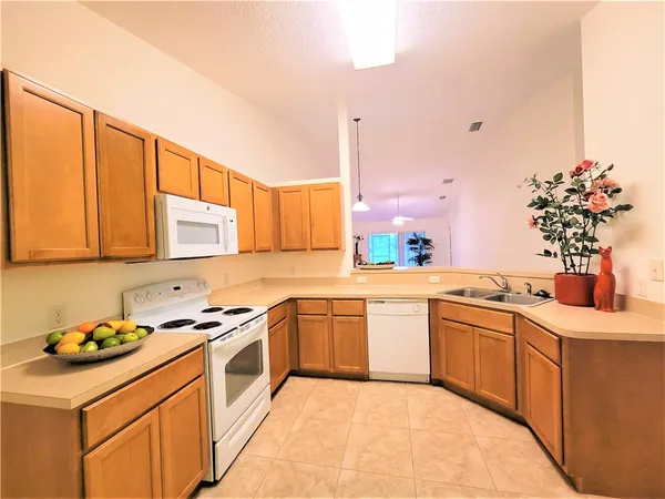 $2,000 | 351 Del Monte Road, Unit B, Sebastian, FL 32958