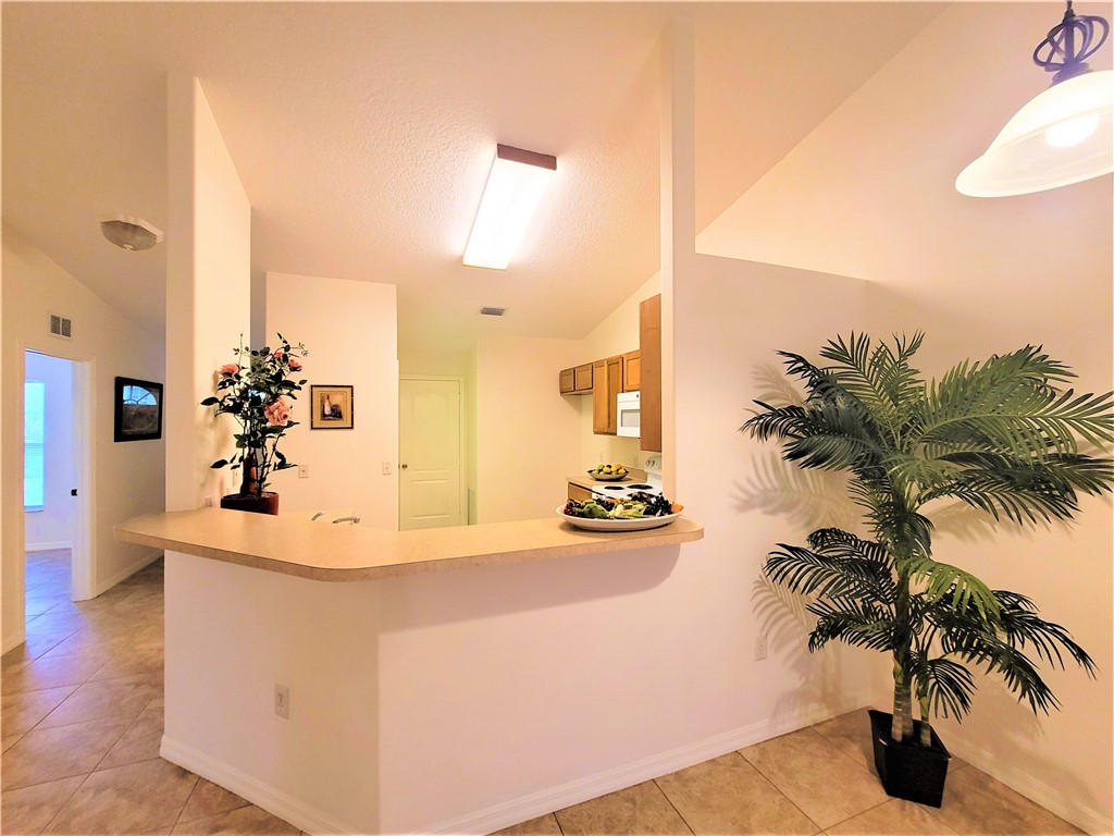 351 Del Monte Road, Unit B Sebastian, FL 32958 - Photo 7 of 36