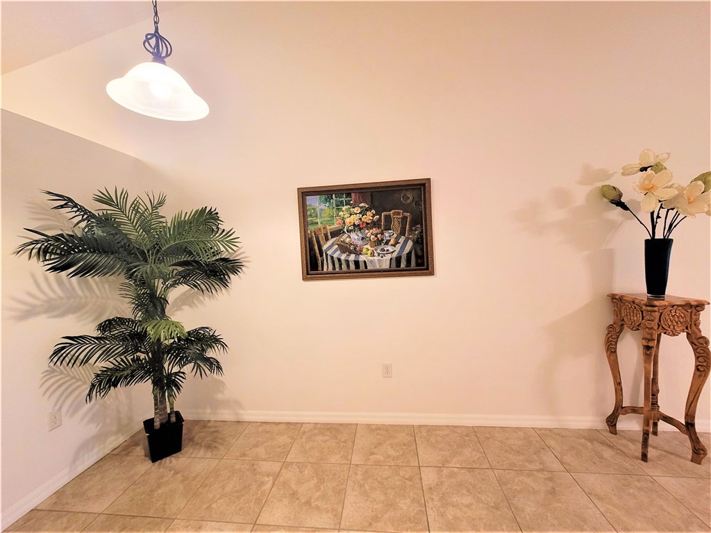 351 Del Monte Road, Unit B Sebastian, FL 32958 - Photo 8 of 36