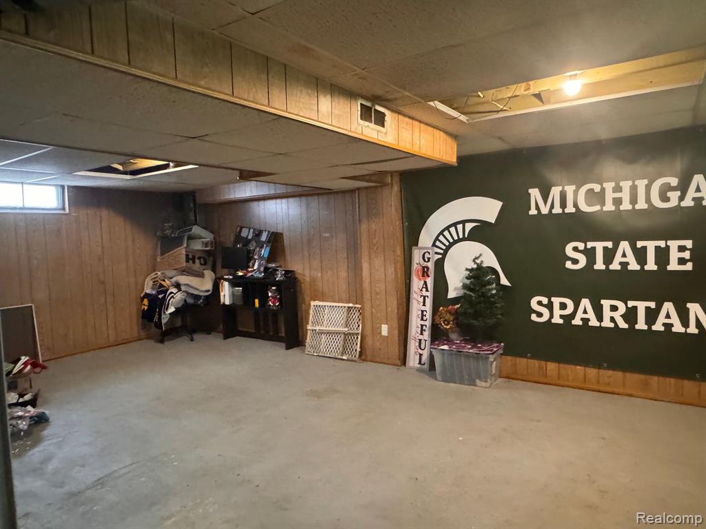 7524 Sterling Street Center Line, MI 48015 - Photo 6 of 7
