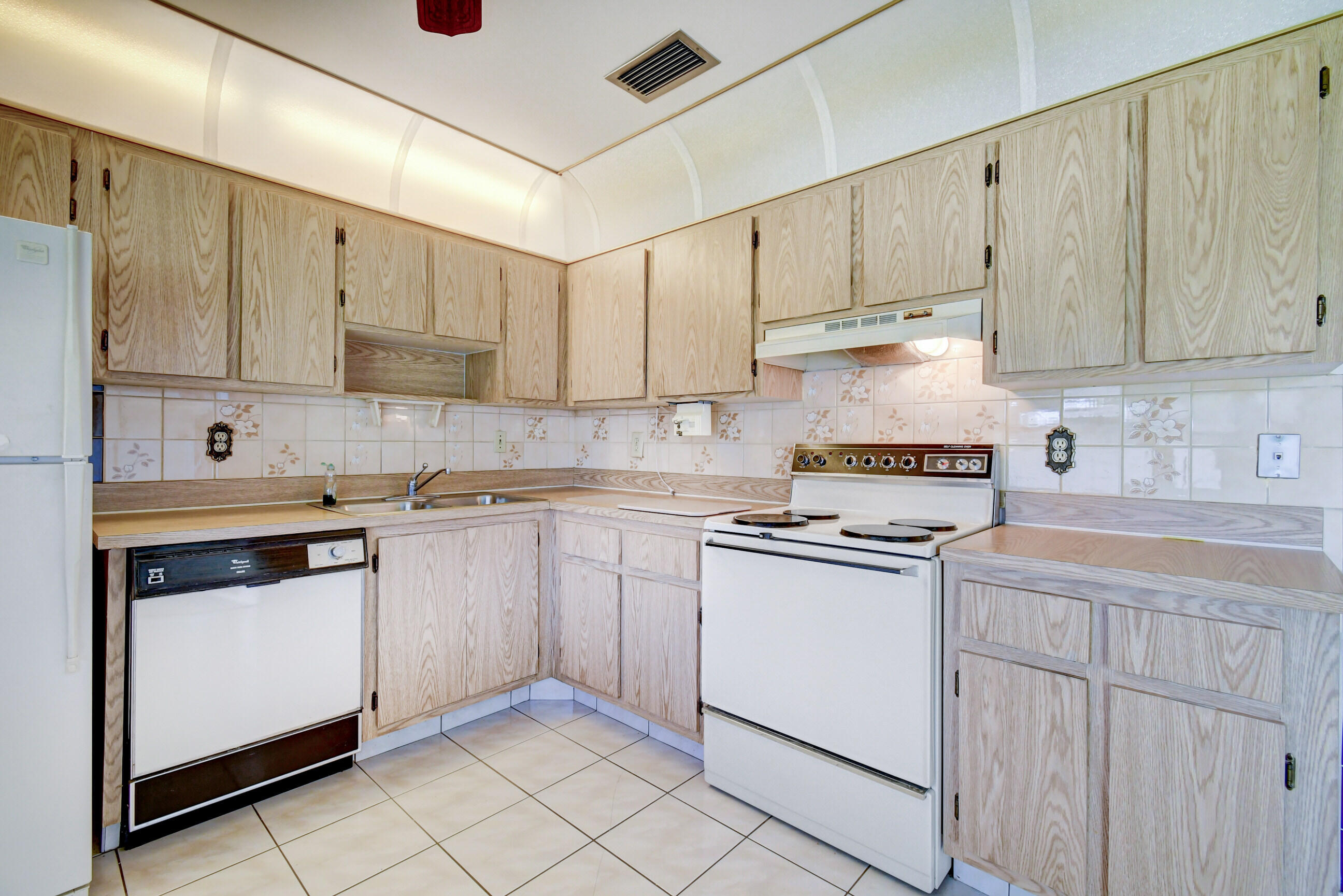 1663 Palmland Drive, Unit 17C Boynton Beach, FL 33436 - Photo 7 of 25 20_dsc_2552_3_4_5_6