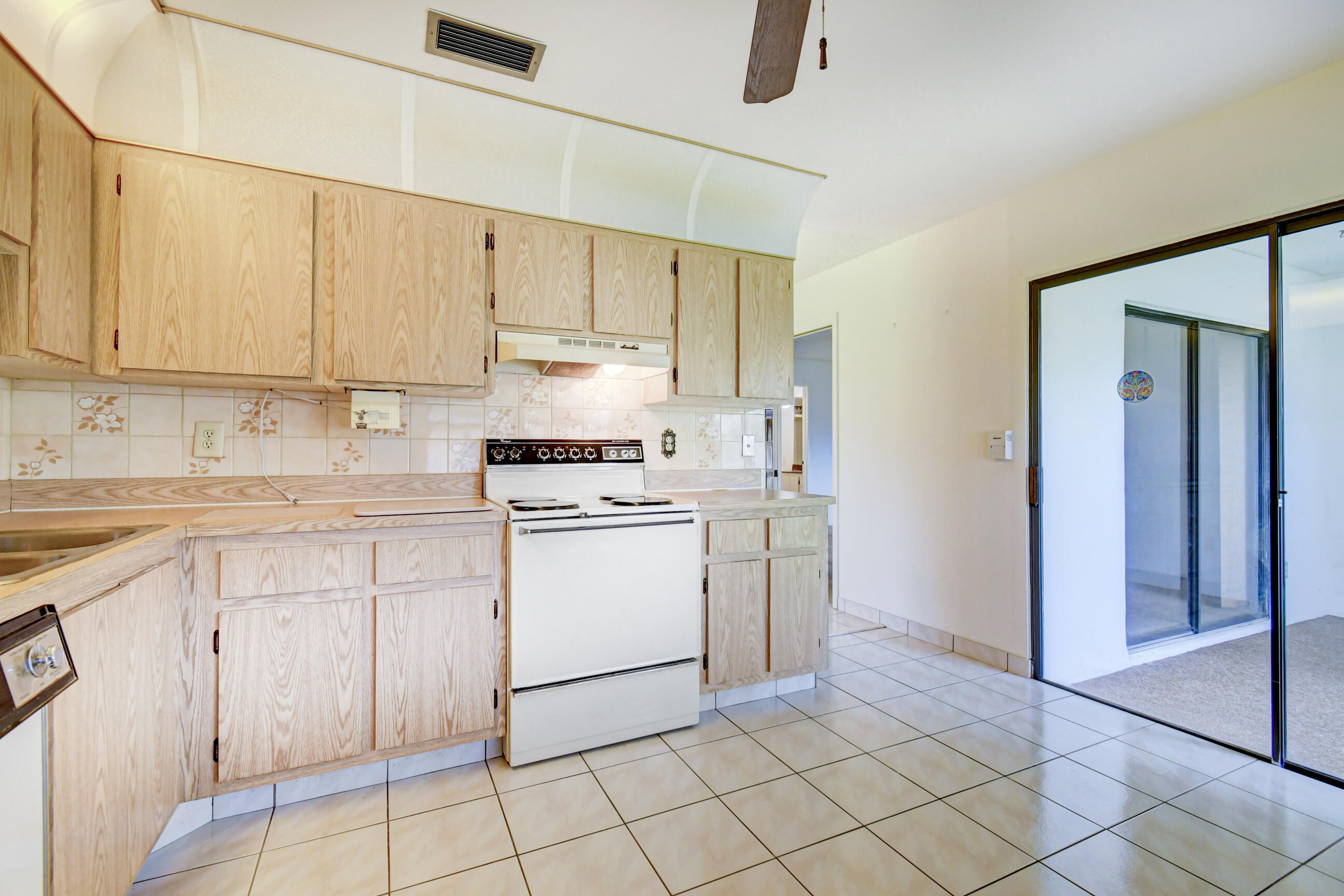 1663 Palmland Drive, Unit 17C Boynton Beach, FL 33436 - Photo 8 of 25 21_dsc_2562_3_4_5_6