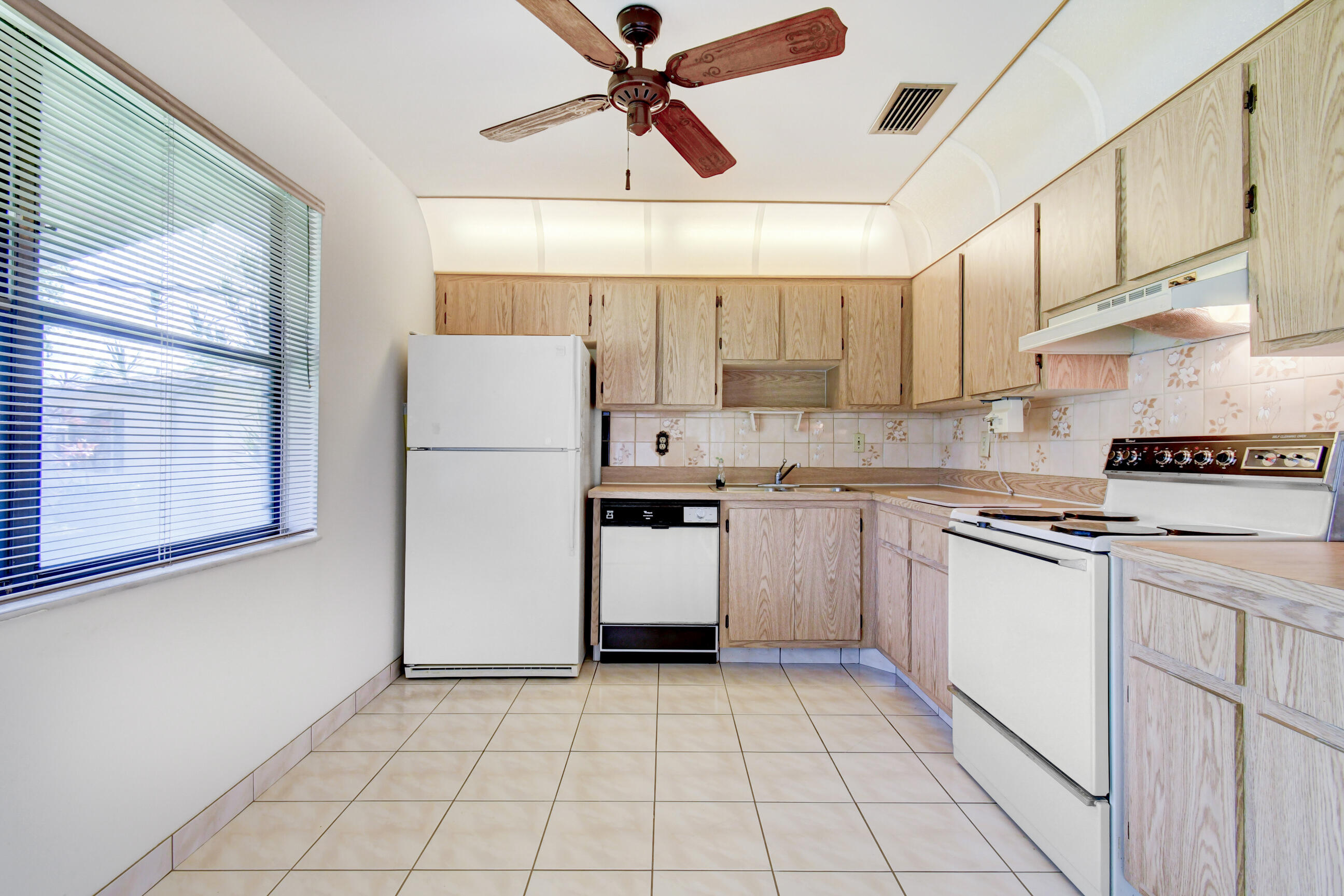 1663 Palmland Drive, Unit 17C Boynton Beach, FL 33436 - Photo 9 of 25 23_dsc_2587_88_89_90_91