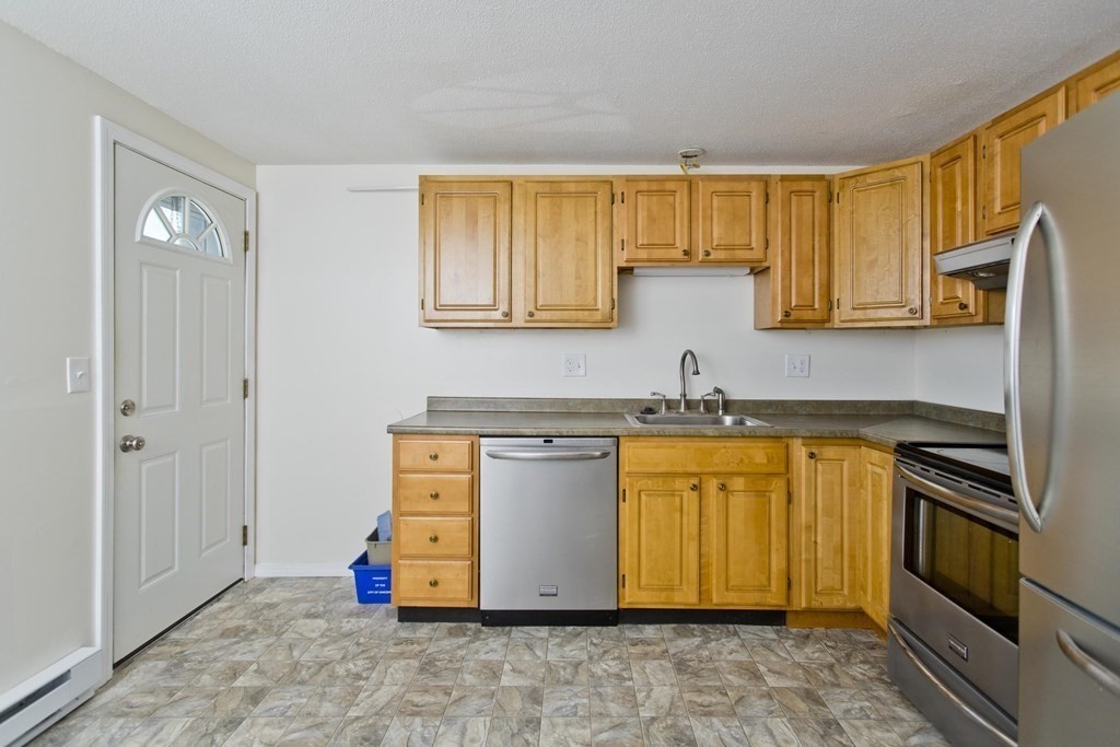 269 Chicopee Street, Unit 2 Chicopee, MA 01013 - Photo 3 of 25