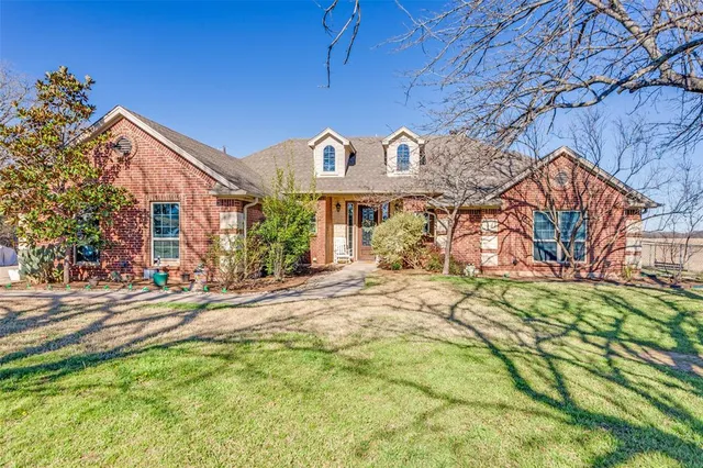 $650,000 | 10001 County Road 519, Burleson, TX 76028