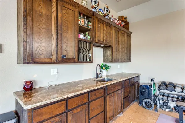 $599,900 | 10001 County Road 519, Burleson, TX 76028