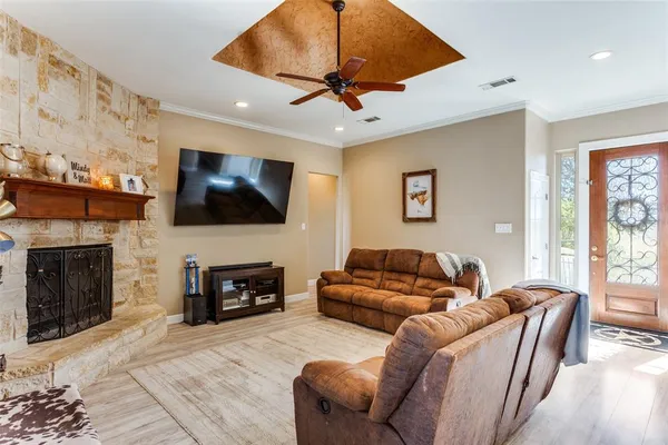 $599,900 | 10001 County Road 519, Burleson, TX 76028