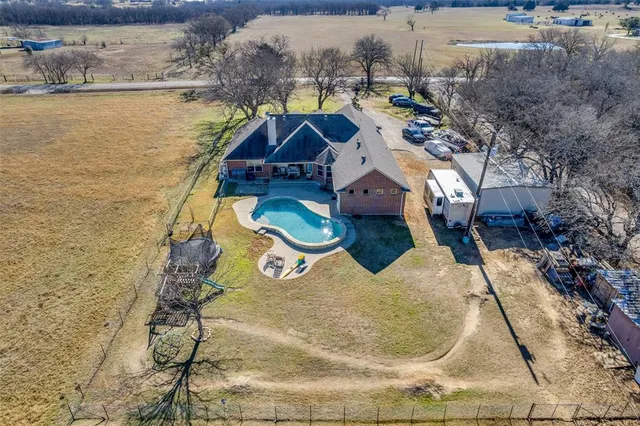 $650,000 | 10001 County Road 519, Burleson, TX 76028
