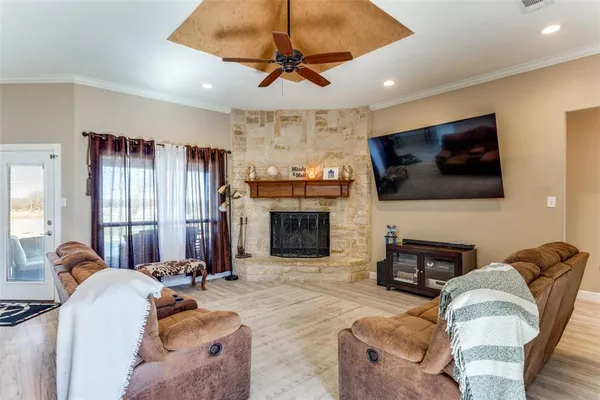 $599,900 | 10001 County Road 519, Burleson, TX 76028