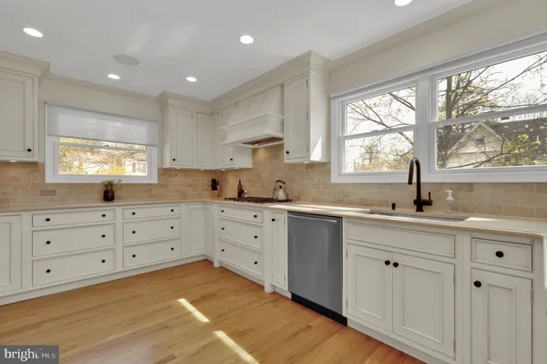 $925,000 | 2300 Warren Court, Silver Spring, MD 20910