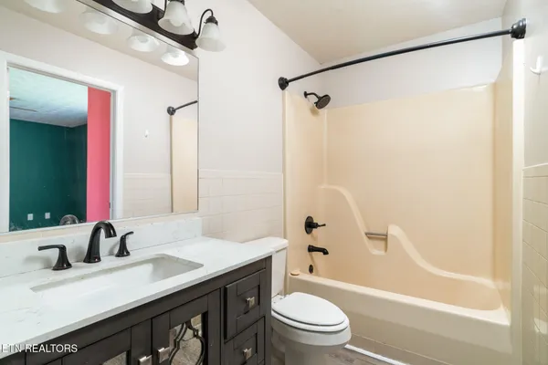 $374,900 | 7536 Inverrary Circle, Knoxville, TN 37918