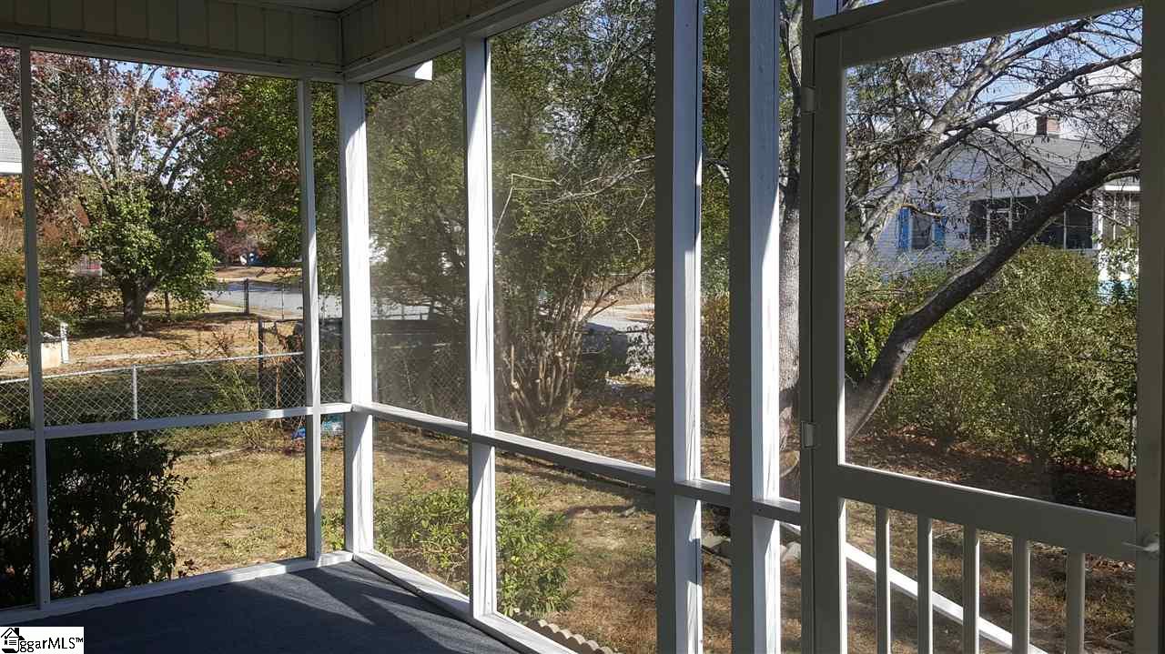 405 Lindberg Street Slater, SC 29683 - Photo 4 of 36 Gallery Image 4