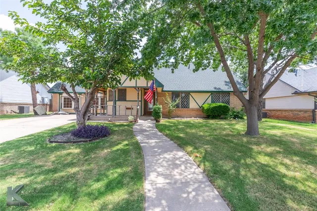 $309,900 | 809 Chanticleers Lane, Abilene, TX 79602