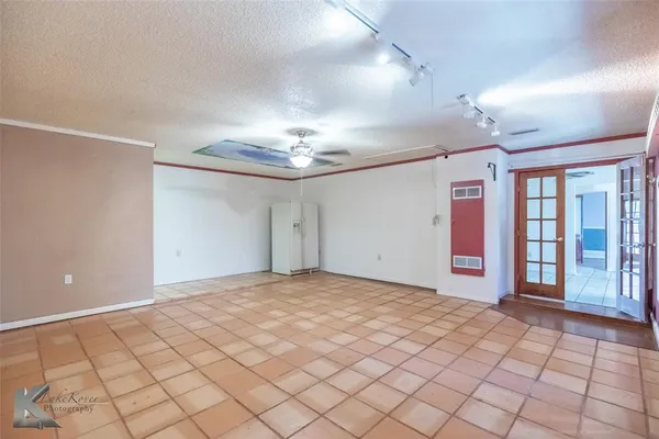 $309,900 | 809 Chanticleers Lane, Abilene, TX 79602