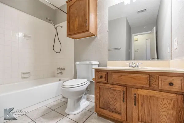 $309,900 | 809 Chanticleers Lane, Abilene, TX 79602