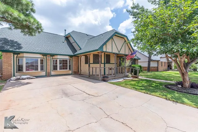 $309,900 | 809 Chanticleers Lane, Abilene, TX 79602