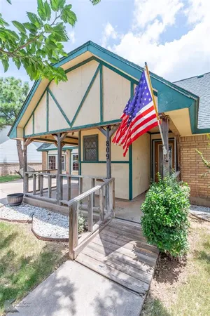 $309,900 | 809 Chanticleers Lane, Abilene, TX 79602