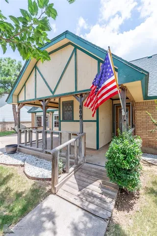 $309,900 | 809 Chanticleers Lane, Abilene, TX 79602