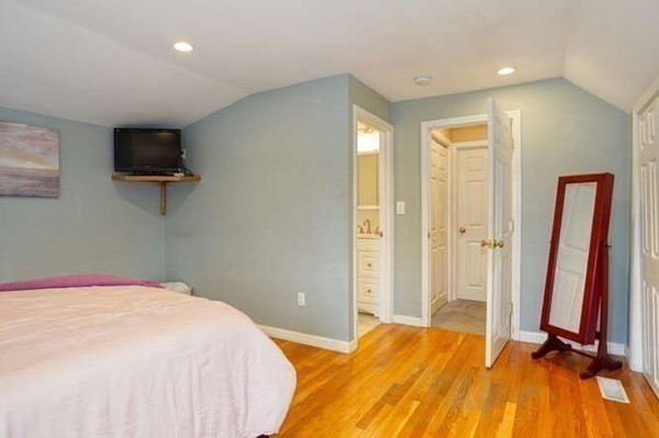 51 MacArthur Road Natick, MA 01760 - Photo 18 of 32 Gallery Image 18