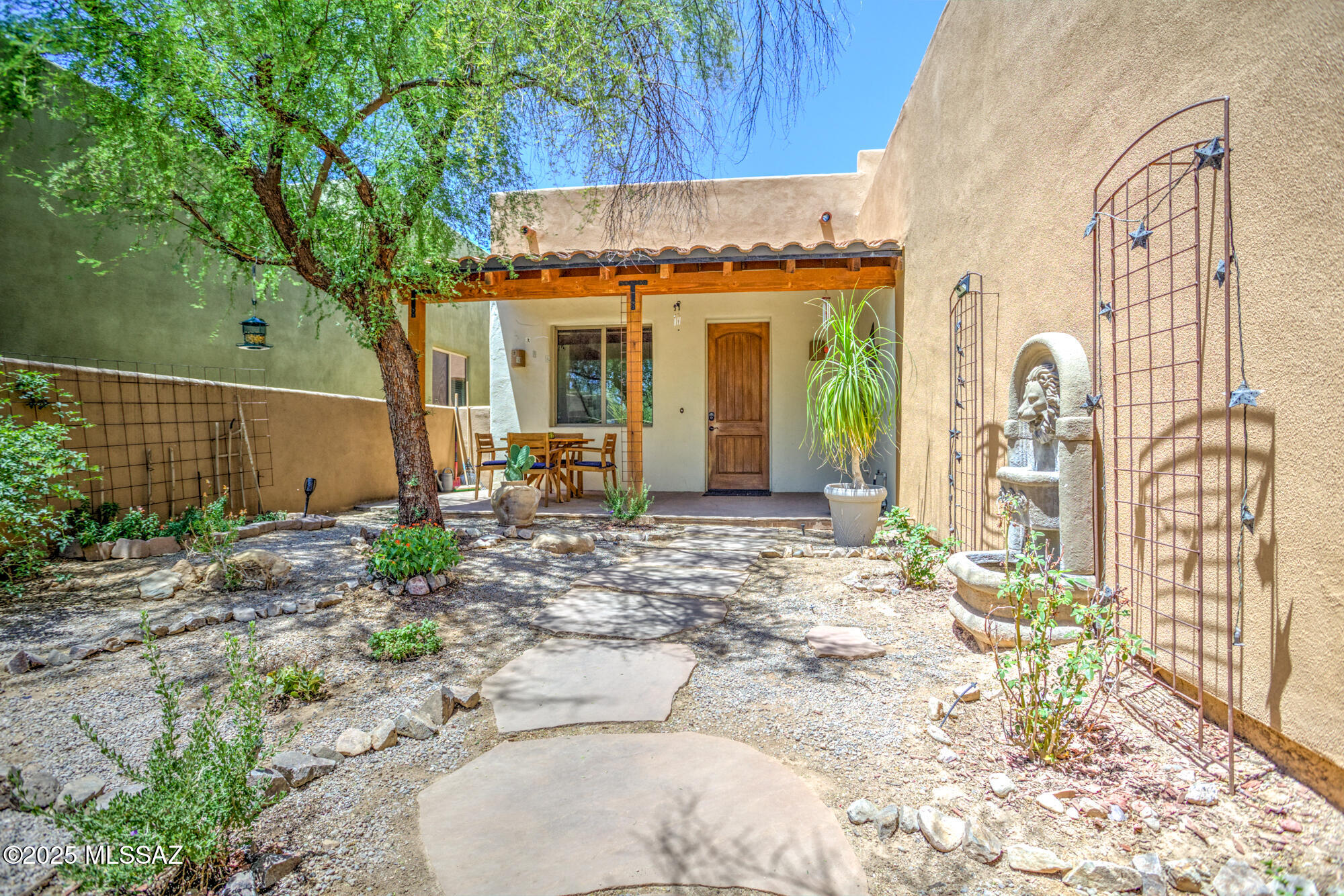2673 North Sahuara Place Tucson, AZ 85712 - Photo 6 of 46