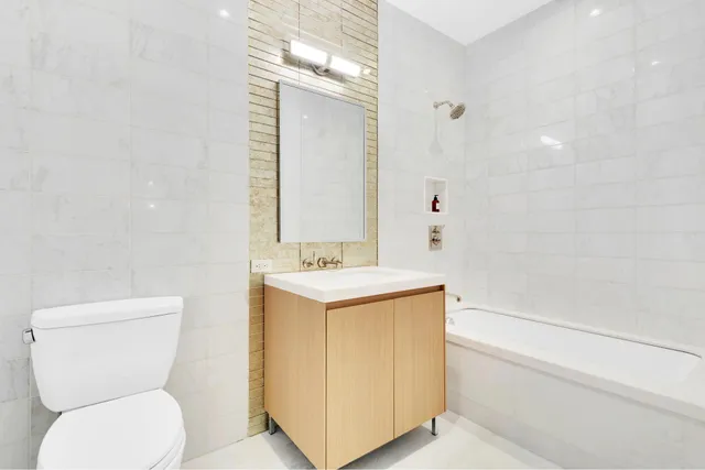 $3,395,000 | 215 East 19th Street, Unit 7H | Gramercy