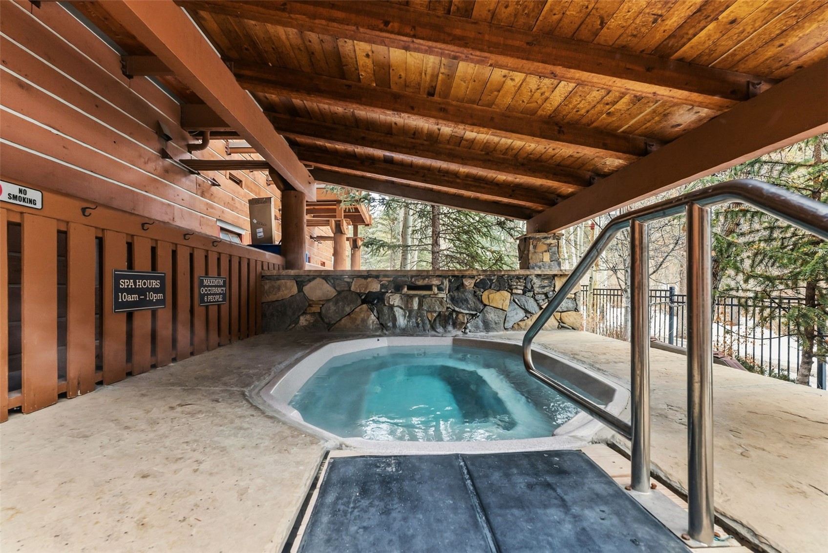 195 River Run Road, Unit 8015 Keystone, CO 80435 - Photo 27 of 35 a view of swimming pool