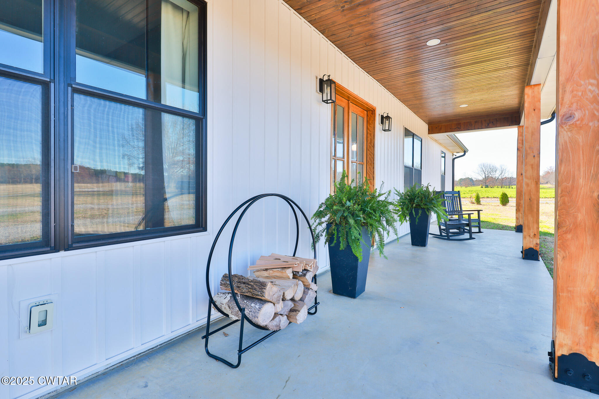 350 Klutts Road Dresden, TN 38225 - Photo 7 of 39 a view of a chairs and table in the room