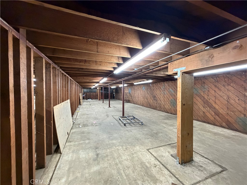 247 South Riverside Avenue Rialto, CA 92376 - Photo 29 of 34 a view of entryway