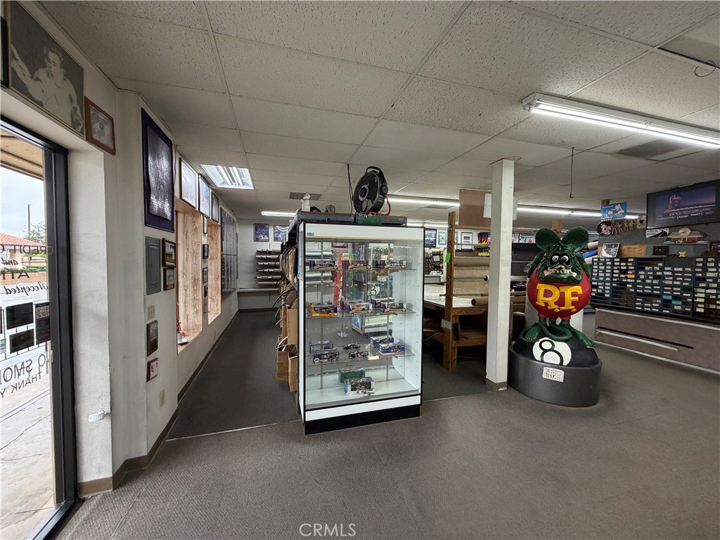 247 South Riverside Avenue Rialto, CA 92376 - Photo 33 of 34