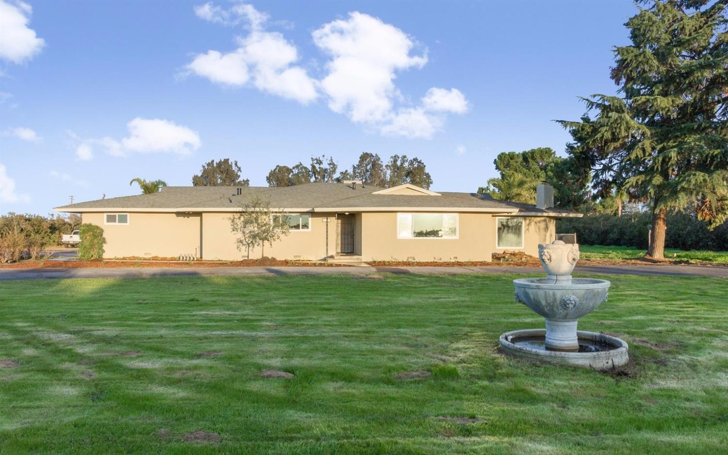 1088 North Del Rey Avenue Sanger, CA 93657 - Photo 1 of 10 Gallery Image 1