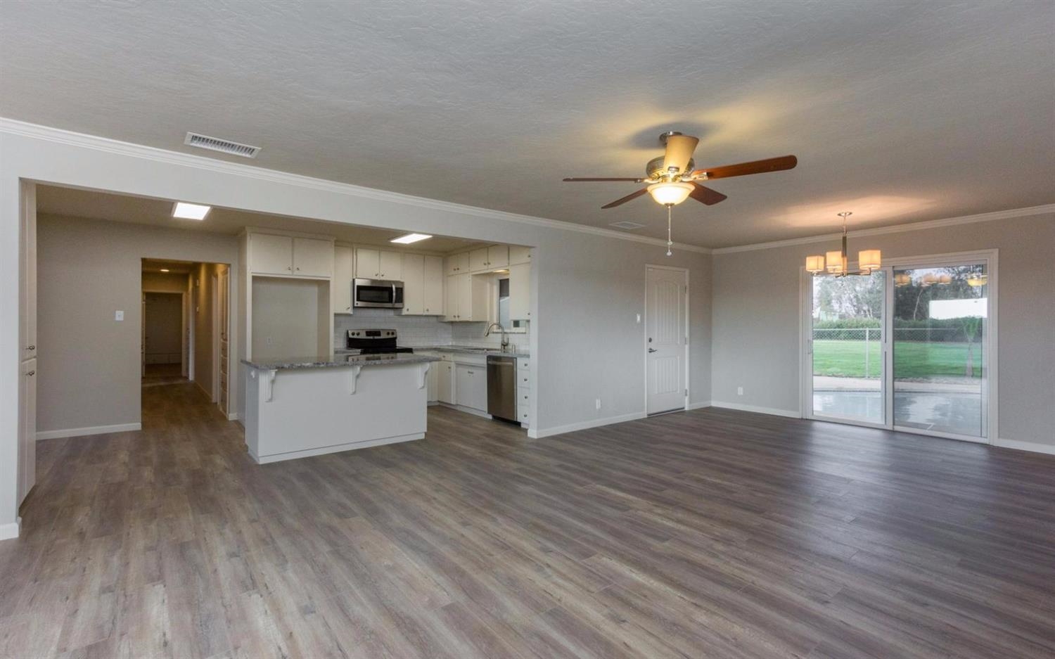 1088 North Del Rey Avenue Sanger, CA 93657 - Photo 6 of 10 Gallery Image 6